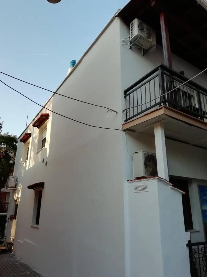 Diamond Apartment Лименас Екстериор снимка